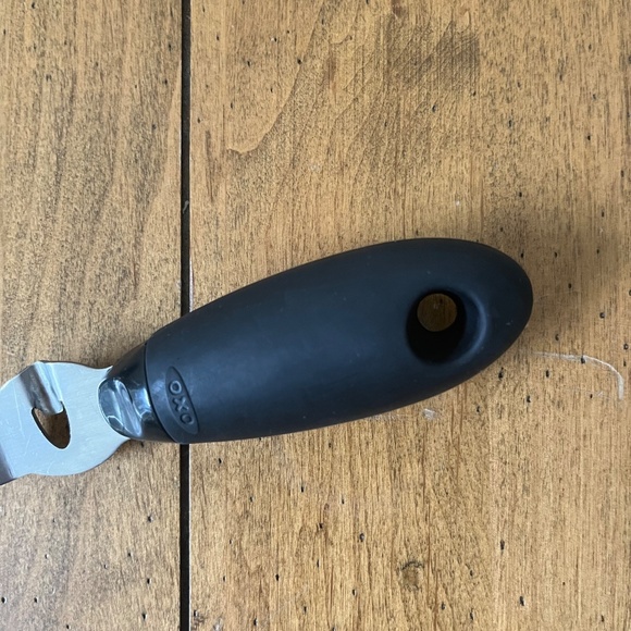 Oxo Good Grips Citrus Zester with Channel Knife - Picture 4 of 6